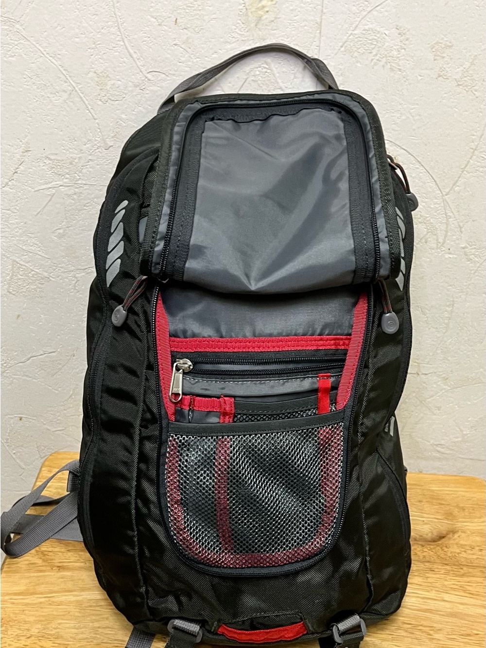 Novara Backpack - Picture 5 of 8